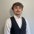 Jeune homme de 21 ans, 1'77, brun, yeux clairs 
