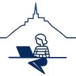 Loto représentant une assistante travaillant sur son ordinateur avec pour fond le Mont Saint-Michel