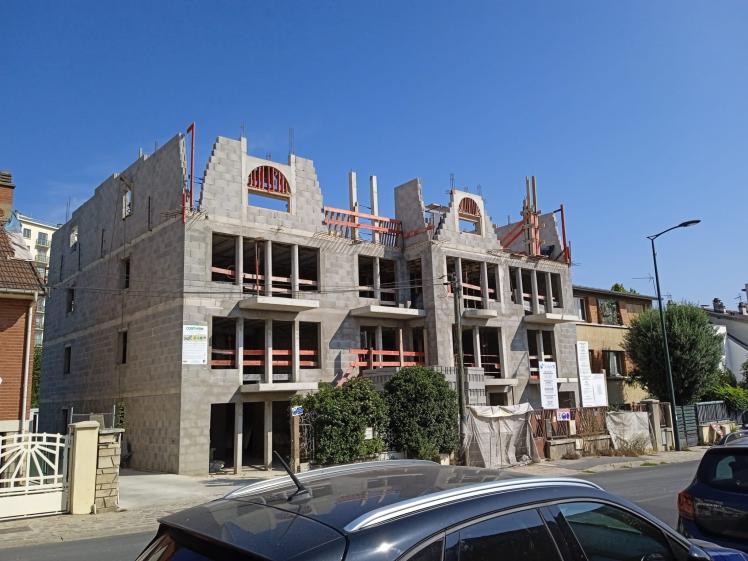 Façade rue en chantier