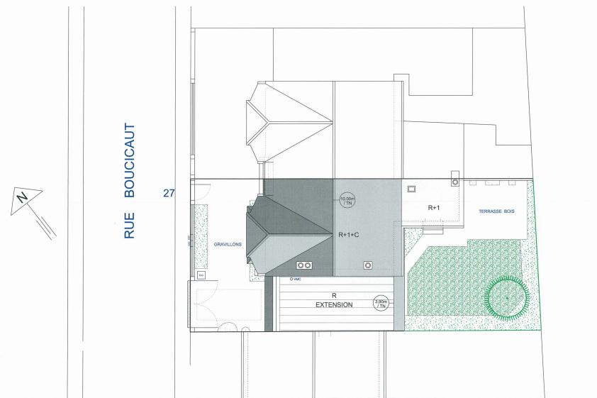 Plan masse montrant l'extension de la villa d'origine en limite de propriété, à 