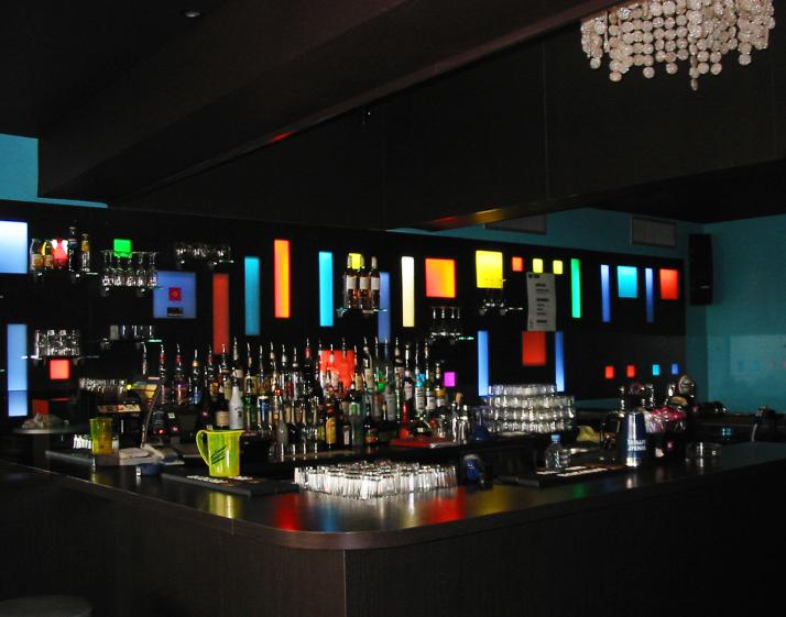 Le bar.