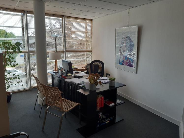 bureau 1
