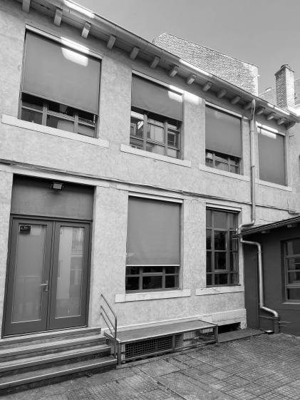 un bâtiment entier en fond de cour entièrement dédié à notre solution d'espace partagée
