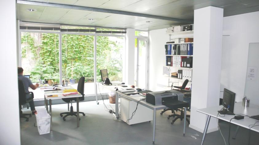 vue 1 sur la salle de travail 4 postes