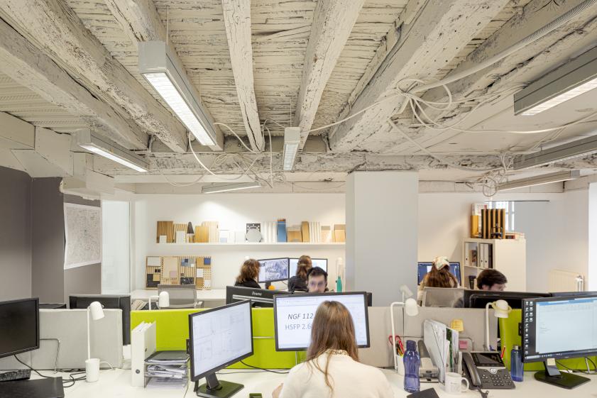 plateau avec 6 postes de travail