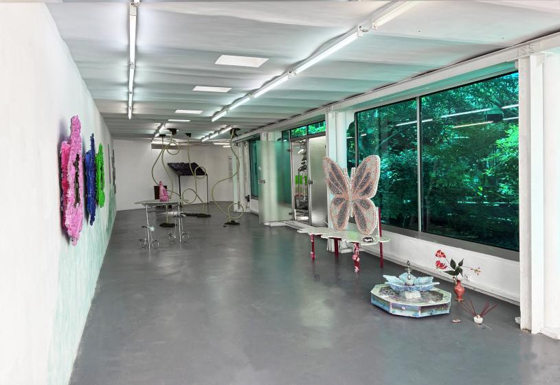 Un espace de travail le long du patio - Aile Est