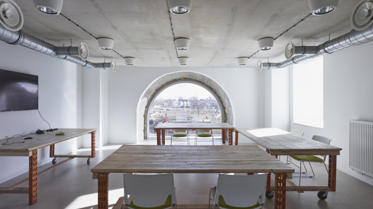 Rigot Stalars - Réhabilitation - Extension d'une ancienne filature pour un programme mêlant bureaux (espaces de coworking et salle de séminaires et formations), cafétéria et micro-crèche. Rigot Stalars - Réhabilitation - Extension d'une ancienne filature pour un programme mêlant bureaux (espaces de coworking et salle de séminaires et formations), cafétéria et micro-crèche.