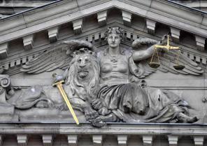 Fronton palais de justice - expertise.jpeg