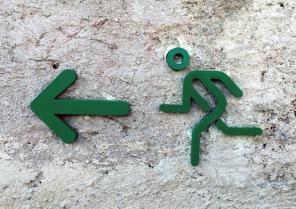 output_exit_arrow_snowman_green_pictogram-621418.jpg