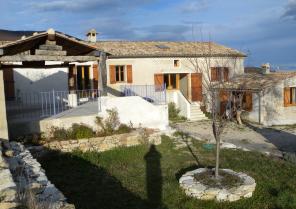Rénovation d'un mas et de ses dépendances en Drôme provençale.