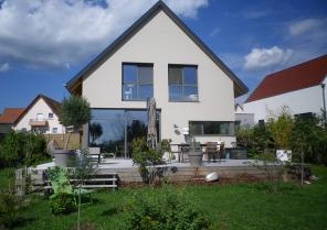 maison ossature bois contemporaine, angles vitrés