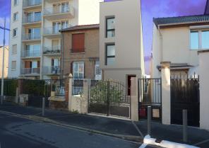 maison contemporaine sur parcelle étroite