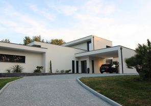 Villa d'exception à porte à faux