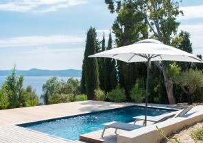 Villa FD « Sur la Corniche », Le Lavandou, Var.       photo: Jours&Nuits