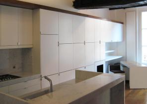 Entre authenticité et design - cuisine en marbre de carrare