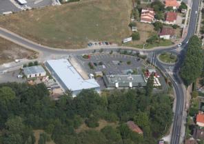 Bâtiment à ossature métallique composé de 7 cellules commerciales