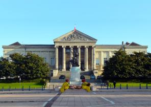Entrée du palais de justice
