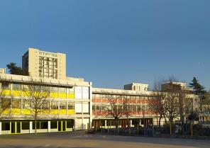 Fermeture des préaux depuis la cour