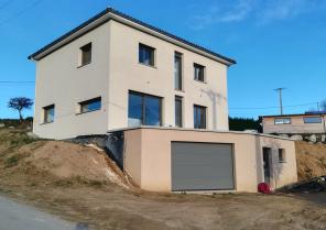 Photographie sur l'angle Sud-Ouest de la maison 