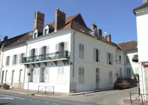 joigny_aful_1_-_facades_sur_quai_leclerc_et_rue_detape_1125.jpg