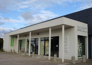 VENDENHEIM CREATION SURFACES COMMERCIALES ESPRIT LINGERIE & PREMAMAN