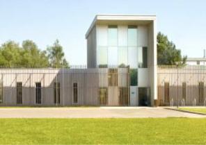 RÉALISATION DE LA BIBLIOTHÈQUE DE PHARMACIE À ILLKIRCH