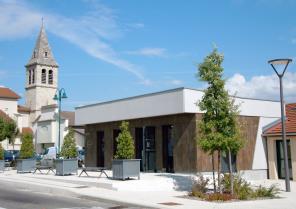 Façade principale - Local Commercial - Mairie de Saint Vérand