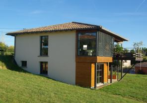 a flanc de coteaux une vue imprenable ur la vallée de la Garonne. 