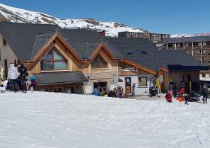 billetterie et poste de secours des pistes à la toussuire (Les Sybelles Savoie)