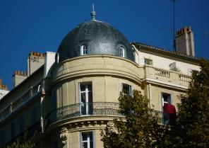 Dernier étage en angle + combles sous toiture