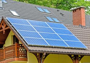 Panneaux solaires sur bâtiment existant