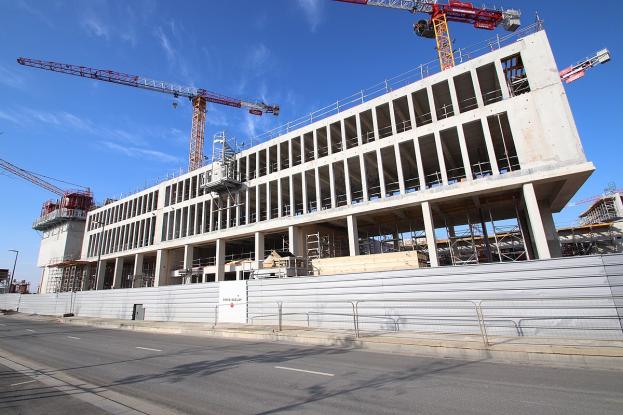 1200px-chantier_de_construction_de_luniversite_paris_saclay_sur_lavenue_de_la_vauve_a_palaiseau_le_18_fevrier_2018_-_10.jpg 1200px-chantier_de_construction_de_luniversite_paris_saclay_sur_lavenue_de_la_vauve_a_palaiseau_le_18_fevrier_2018_-_10.jpg