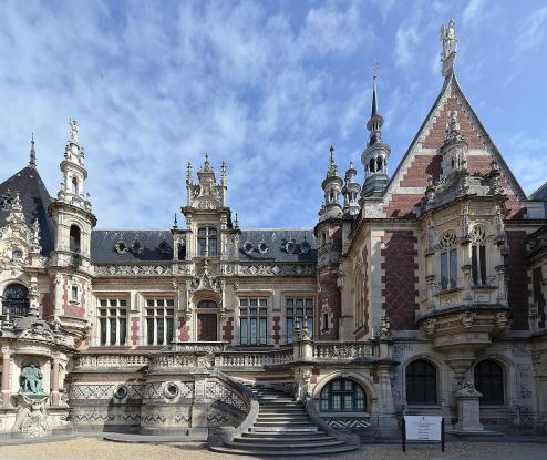fecamp_seine-maritime_-_palais_benedictine_-_37147392960.jpg fecamp_seine-maritime_-_palais_benedictine_-_37147392960.jpg