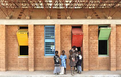 Ecole primaire à Gando, au Burkina Faso (2001)