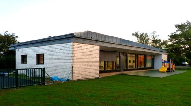 Façade de la maison de la petite enfance à Cormenon (41) 