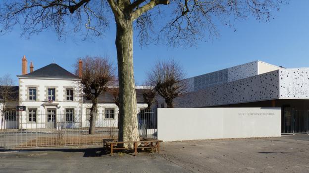 Façade de l’école élémentaire du Poutyl à Olivet (45)