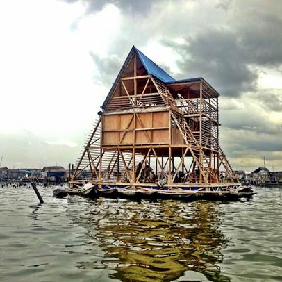 Makoto floating school, Kunlé Adeyami arch., Prix Vassilis Sgoutas 2014. source : UIA